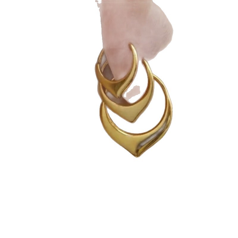 Fashionable And Creative Delicate Earrings For Women