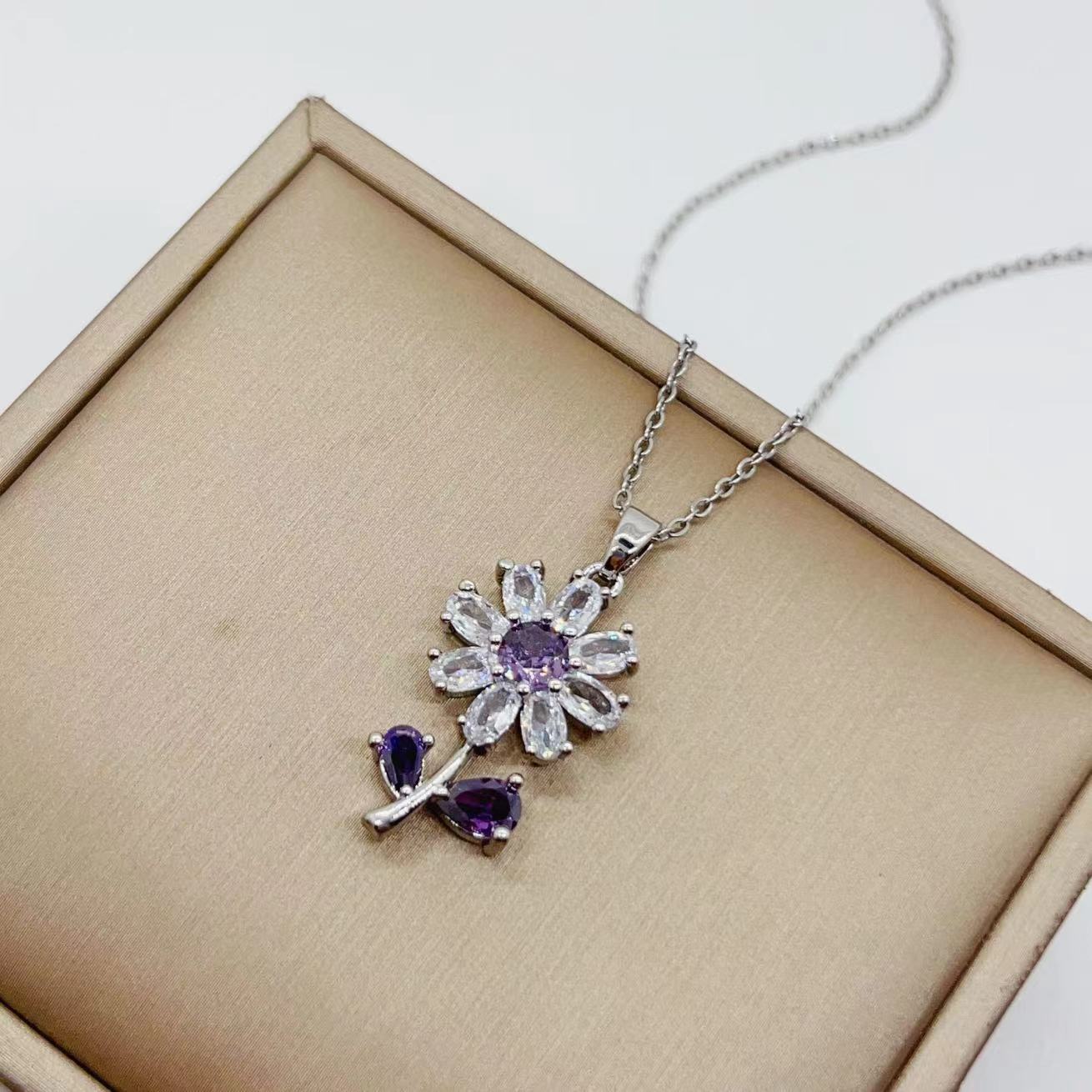 Zirconia Purple Flower Light Luxury Necklace And Earrings